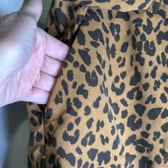 Leopard Print Shorts Pull Up Belted Pockets Size Large - Picture 2 of 7